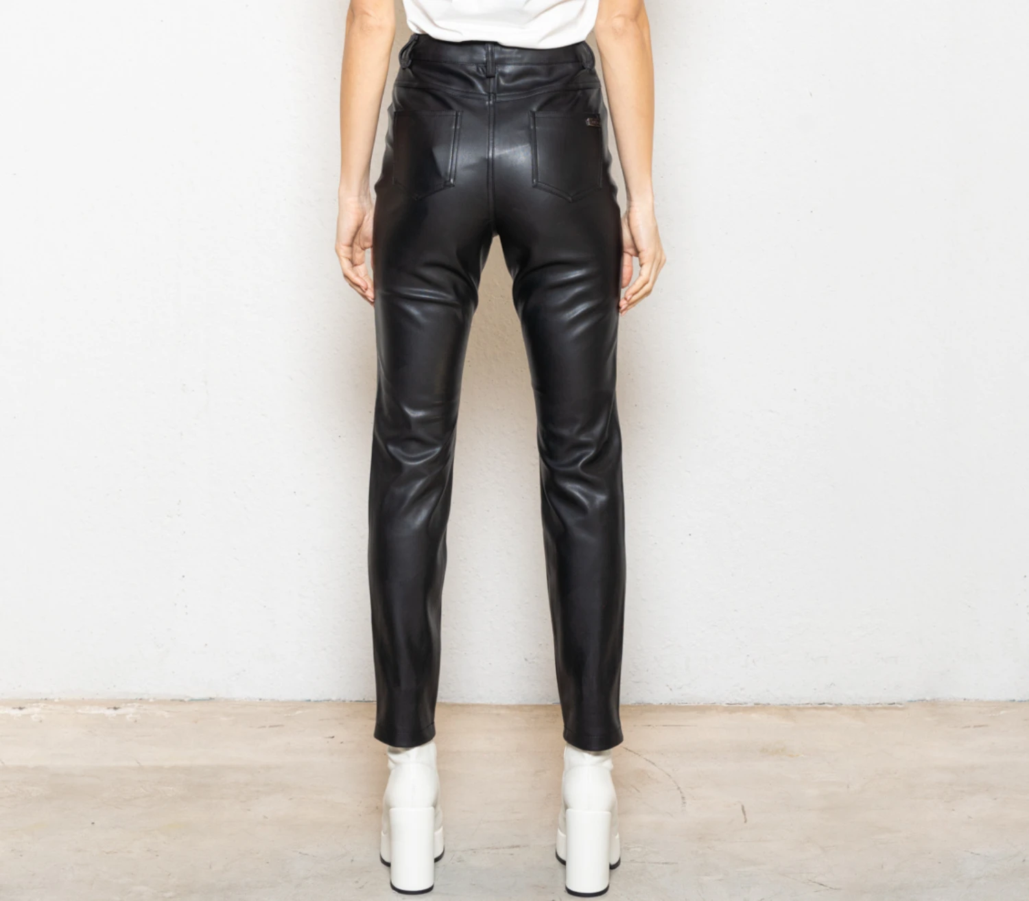 PANTALONE EFFETTO PELLE 5031 6 PANTALONE EFFETTO PELLE 5031 - immagine 4